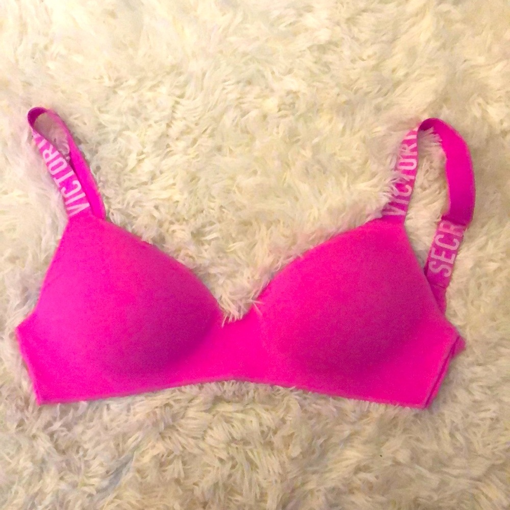 Victoria’s Secret lightly lined, wireless bra